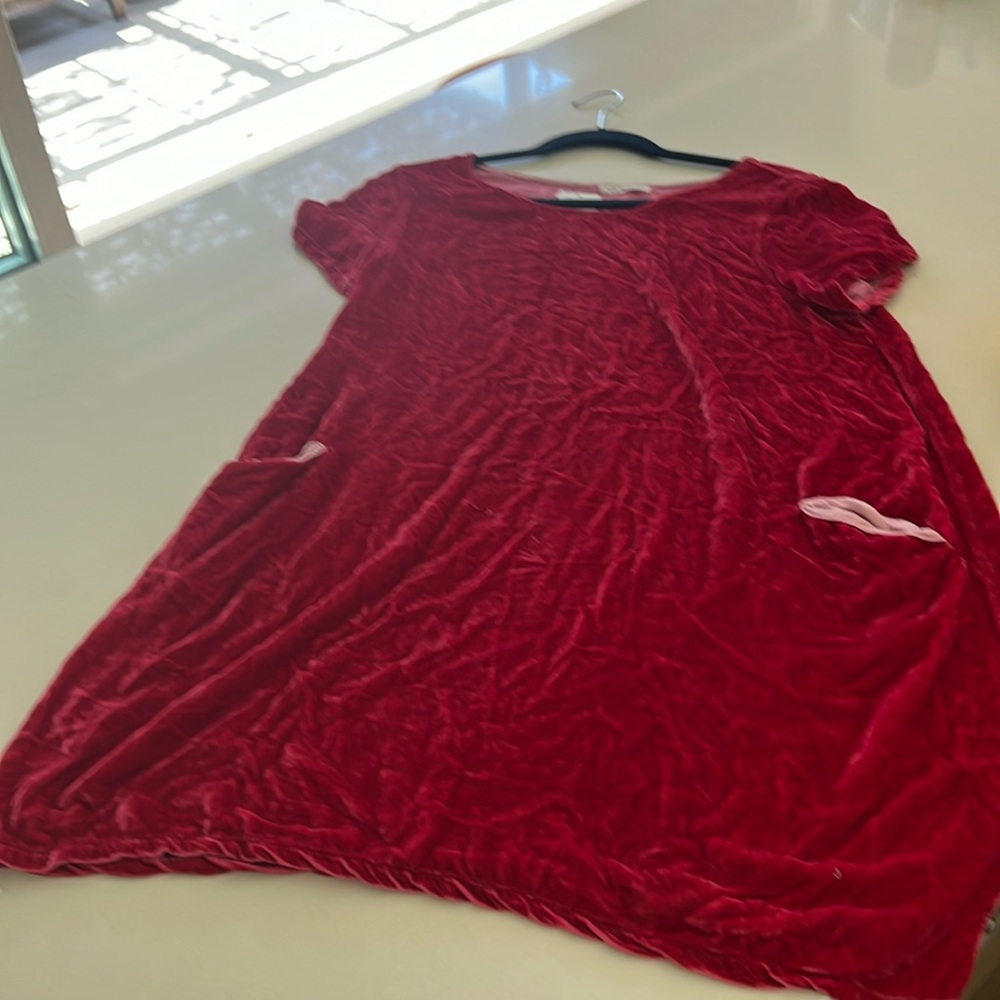 Cocktail dress, crushed velvet.